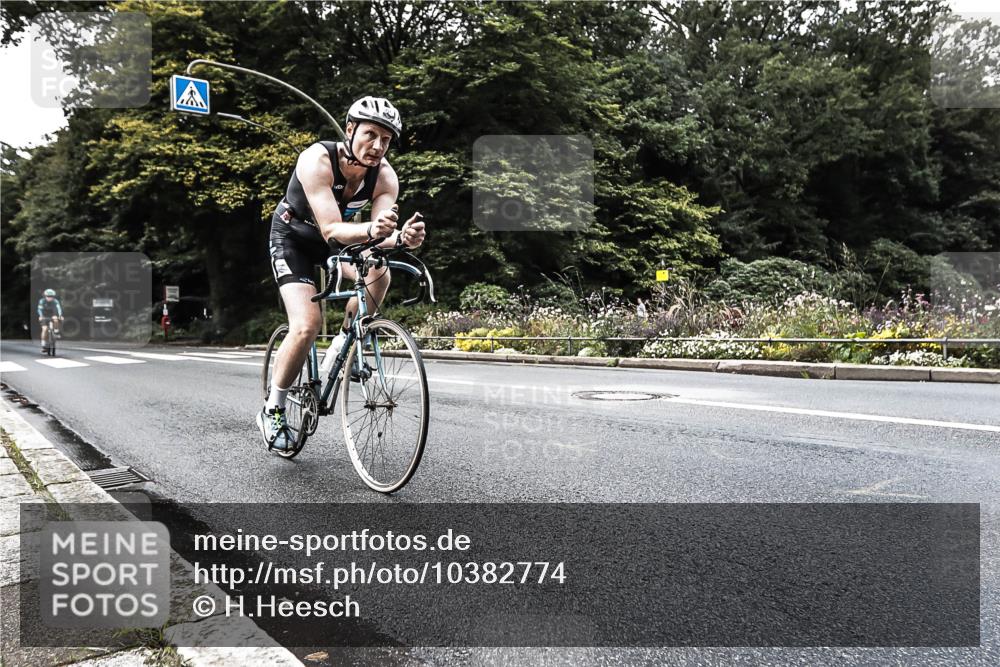 13.09.2026 - Stadtparktriathlon H.Heesch http://msf.ph/oto/10382774 13.09.2026 11:12:13 Radfahren 506, 519, 598, 700 meine-sportfotos.de