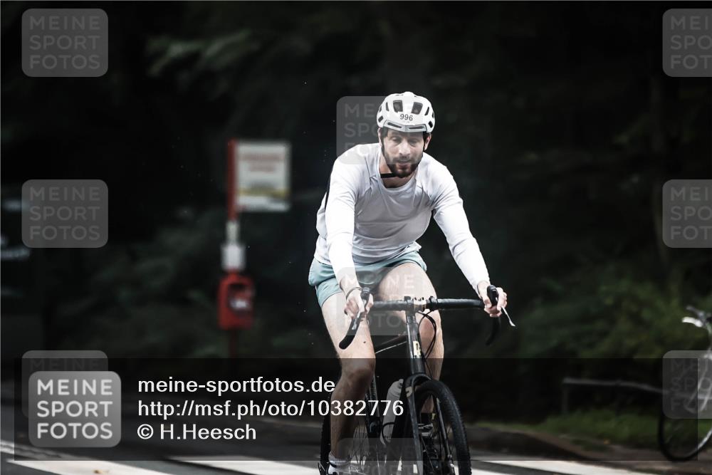 13.09.2026 - Stadtparktriathlon H.Heesch http://msf.ph/oto/10382776 13.09.2026 12:30:14 Radfahren 996, 1151 meine-sportfotos.de