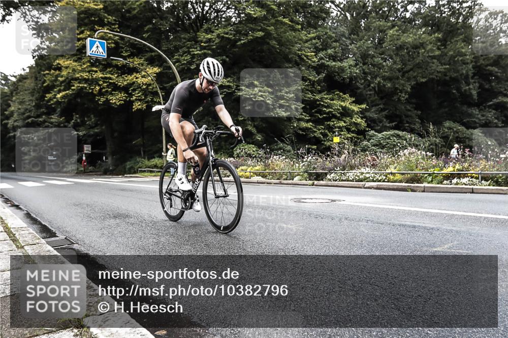 13.09.2026 - Stadtparktriathlon H.Heesch http://msf.ph/oto/10382796 13.09.2026 11:12:30 Radfahren 508, 595 meine-sportfotos.de