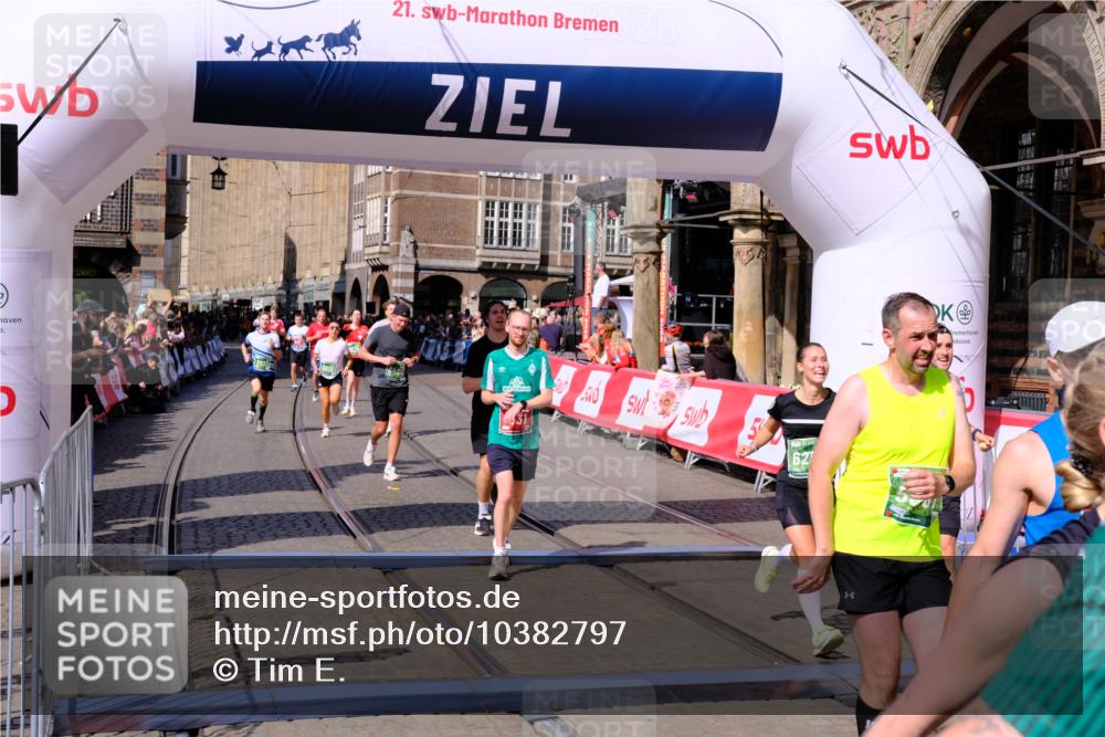 13.09.2026 - 21. swb-Marathon Bremen Tim E. http://msf.ph/oto/10382797 13.09.2026 13:18:49 Ziel 465, 1146, 1419, 2055, 2324, 2948, 3631, 4413, 4642, 5307, 5460, 5867, 6293, 6294, 6818, 7245, 7491, 7731, 8404, 8540, 8743, 8872, 9019, 9275, 9327, 9833, 13150 meine-sportfotos.de