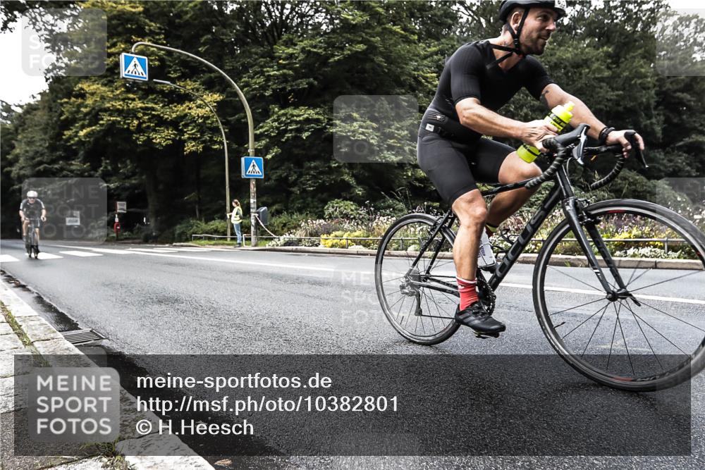 13.09.2026 - Stadtparktriathlon H.Heesch http://msf.ph/oto/10382801 13.09.2026 11:12:35 Radfahren 619, 664 meine-sportfotos.de