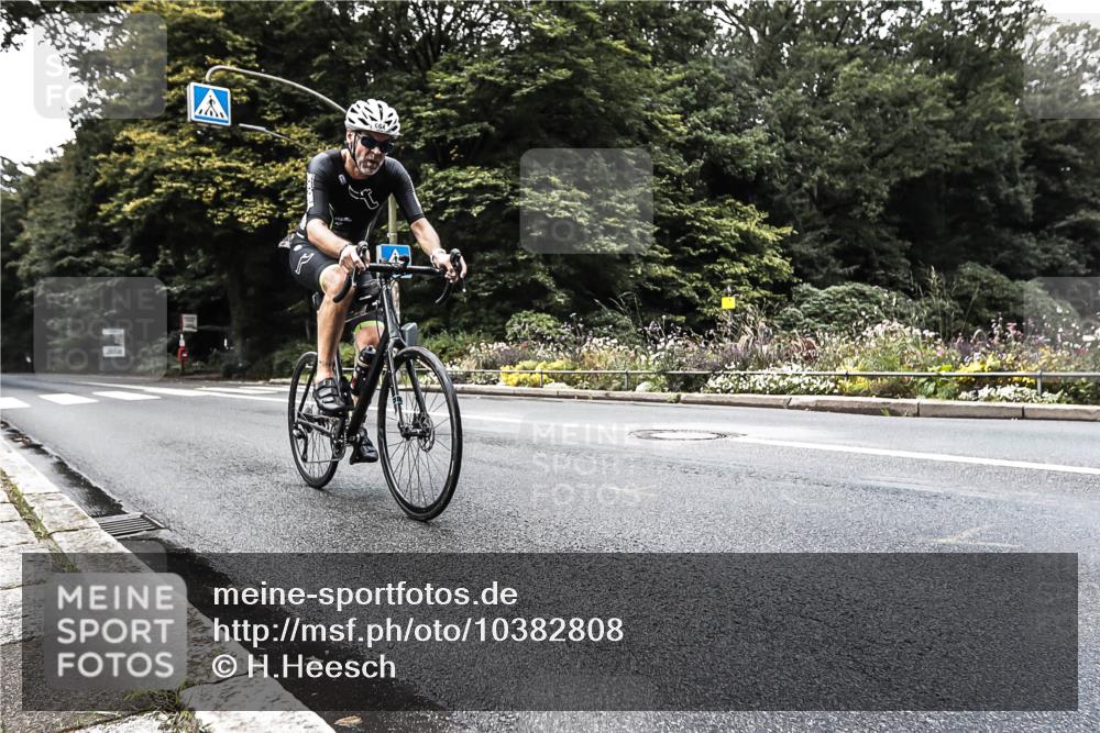 13.09.2026 - Stadtparktriathlon H.Heesch http://msf.ph/oto/10382808 13.09.2026 11:12:36 Radfahren 619, 664 meine-sportfotos.de