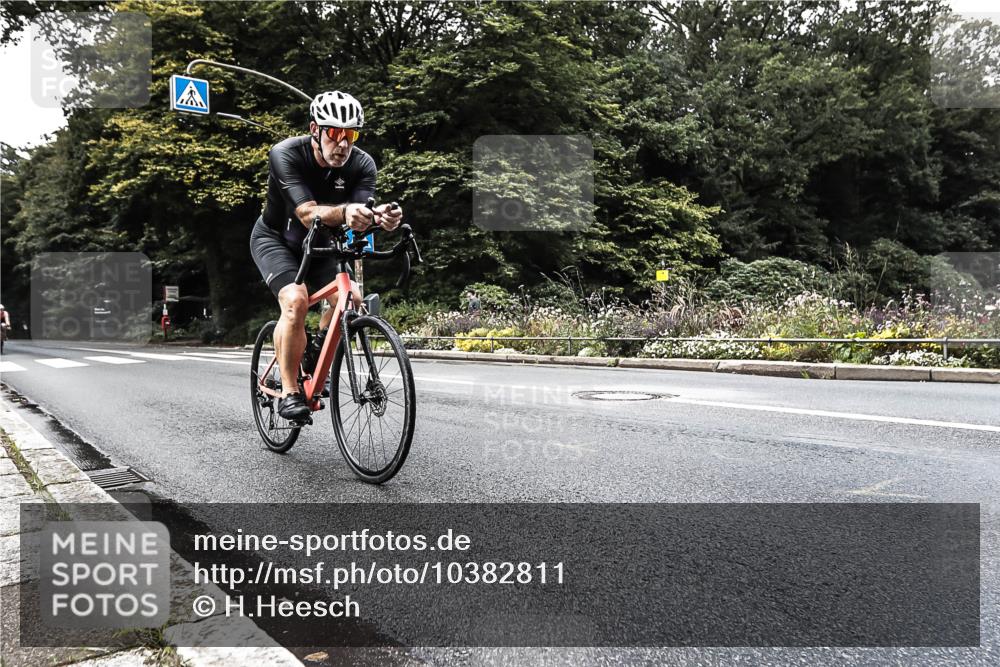 13.09.2026 - Stadtparktriathlon H.Heesch http://msf.ph/oto/10382811 13.09.2026 11:12:44 Radfahren 653, 670, 702 meine-sportfotos.de
