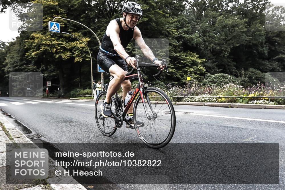 13.09.2026 - Stadtparktriathlon H.Heesch http://msf.ph/oto/10382822 13.09.2026 11:12:59 Radfahren 561, 636 meine-sportfotos.de