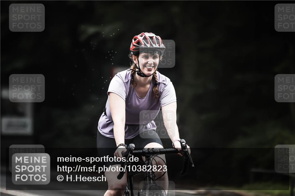 13.09.2026 - Stadtparktriathlon H.Heesch http://msf.ph/oto/10382823 13.09.2026 12:30:23 Radfahren 1054, 1080, 1140 meine-sportfotos.de