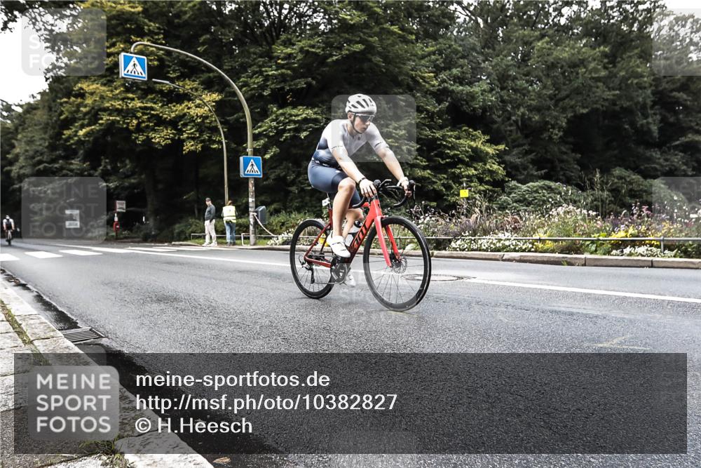 13.09.2026 - Stadtparktriathlon H.Heesch http://msf.ph/oto/10382827 13.09.2026 11:13:06 Radfahren 644 meine-sportfotos.de