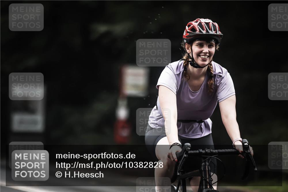 13.09.2026 - Stadtparktriathlon H.Heesch http://msf.ph/oto/10382828 13.09.2026 12:30:23 Radfahren 1054, 1080, 1140 meine-sportfotos.de
