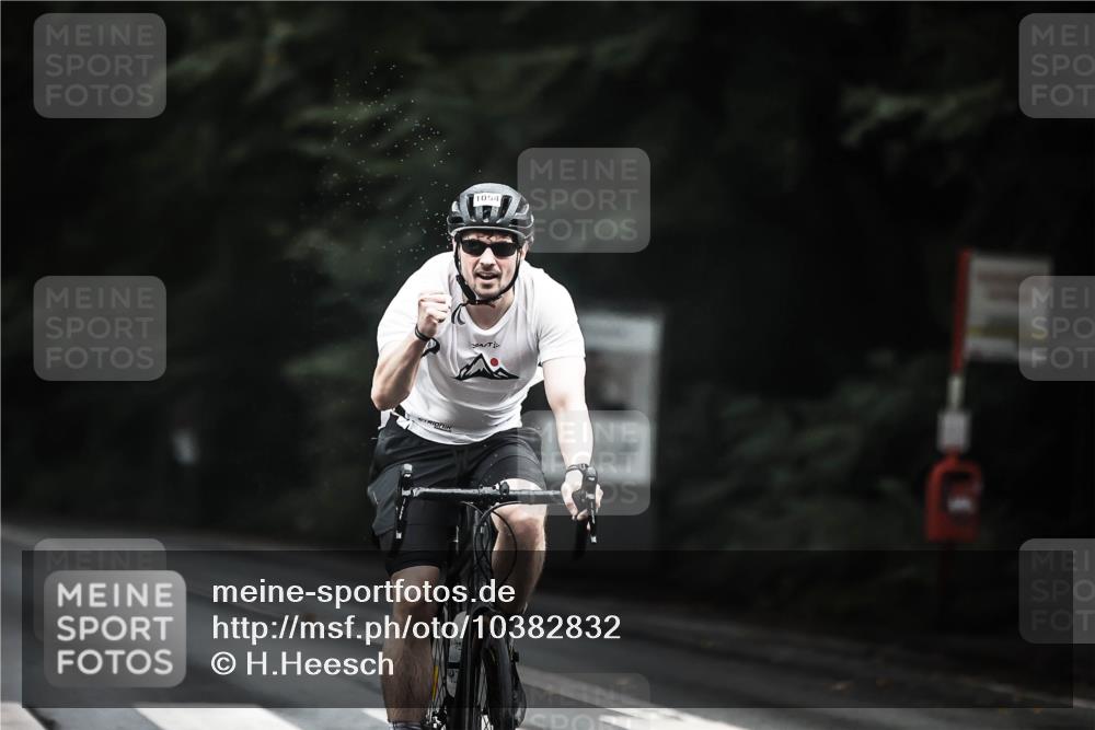 13.09.2026 - Stadtparktriathlon H.Heesch http://msf.ph/oto/10382832 13.09.2026 12:30:24 Radfahren 1054, 1080, 1140 meine-sportfotos.de