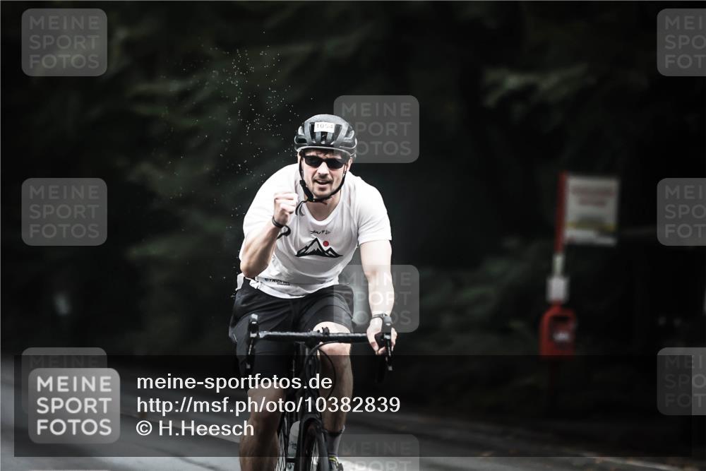 13.09.2026 - Stadtparktriathlon H.Heesch http://msf.ph/oto/10382839 13.09.2026 12:30:24 Radfahren 1054, 1080, 1140 meine-sportfotos.de
