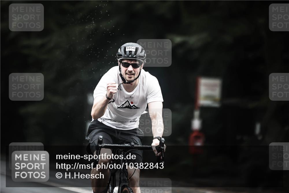 13.09.2026 - Stadtparktriathlon H.Heesch http://msf.ph/oto/10382843 13.09.2026 12:30:24 Radfahren 1054, 1080, 1140 meine-sportfotos.de