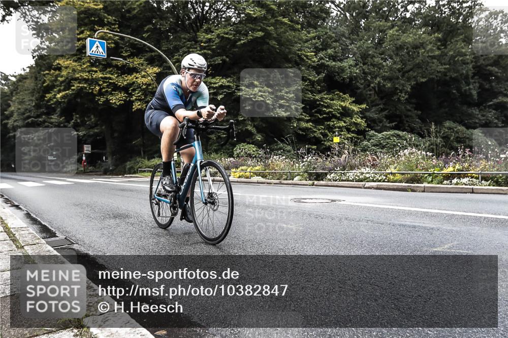 13.09.2026 - Stadtparktriathlon H.Heesch http://msf.ph/oto/10382847 13.09.2026 11:13:24 Radfahren 602, 635, 668 meine-sportfotos.de