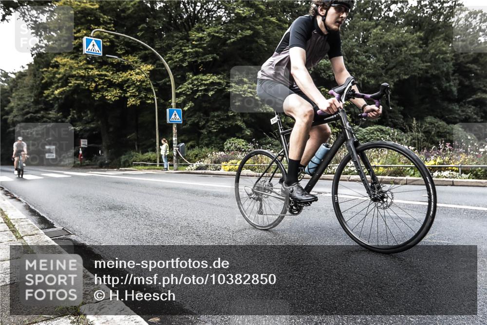 13.09.2026 - Stadtparktriathlon H.Heesch http://msf.ph/oto/10382850 13.09.2026 11:13:32 Radfahren 514, 621, 665, 686 meine-sportfotos.de