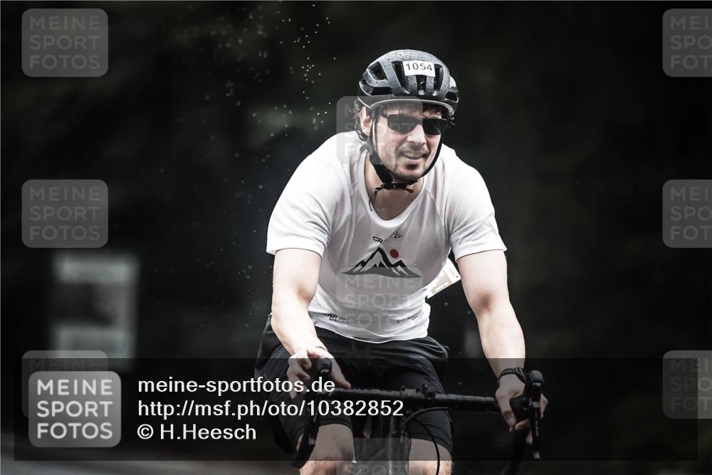 13.09.2026 - Stadtparktriathlon H.Heesch http://msf.ph/oto/10382852 13.09.2026 12:30:24 Radfahren 1054, 1080, 1140 meine-sportfotos.de