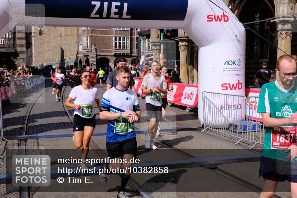 13.09.2026 - 21. swb-Marathon Bremen Tim E. http://msf.ph/oto/10382858 13.09.2026 13:18:53 Ziel 465, 2055, 2324, 2948, 3631, 4120, 4413, 4642, 5307, 5867, 6293, 6294, 6787, 6818, 7245, 7731, 8404, 8540, 8743, 8872, 9019, 9275, 9327, 9833 meine-sportfotos.de