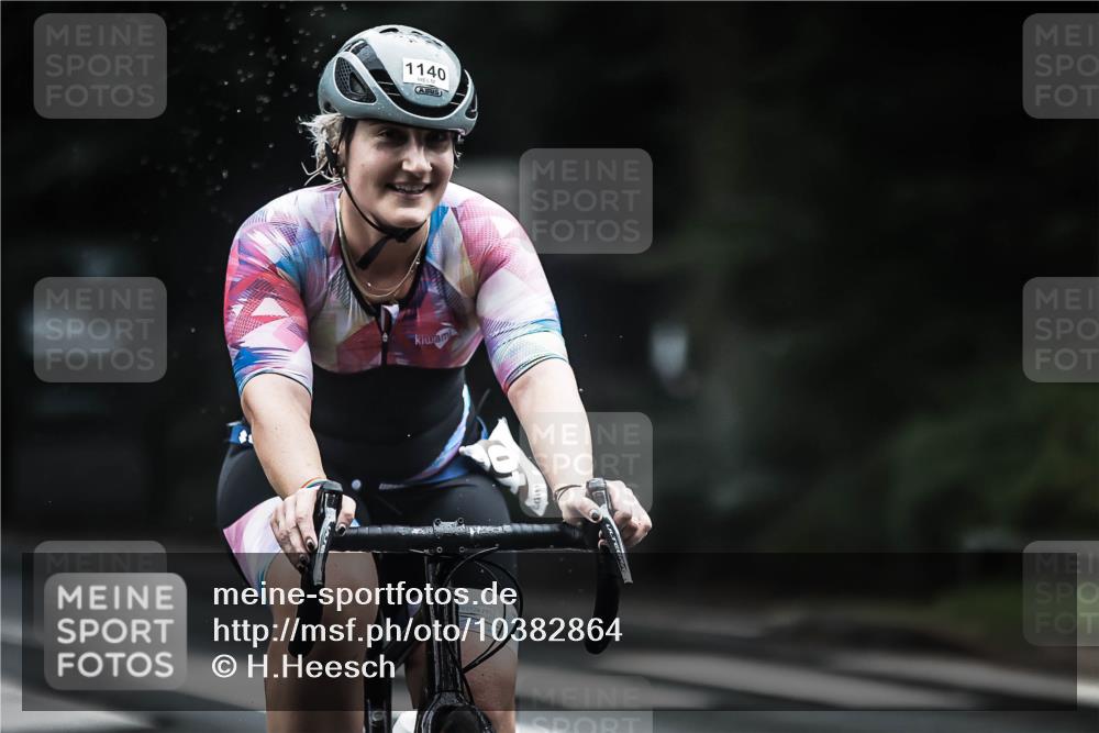 13.09.2026 - Stadtparktriathlon H.Heesch http://msf.ph/oto/10382864 13.09.2026 12:30:29 Radfahren 1054, 1140 meine-sportfotos.de