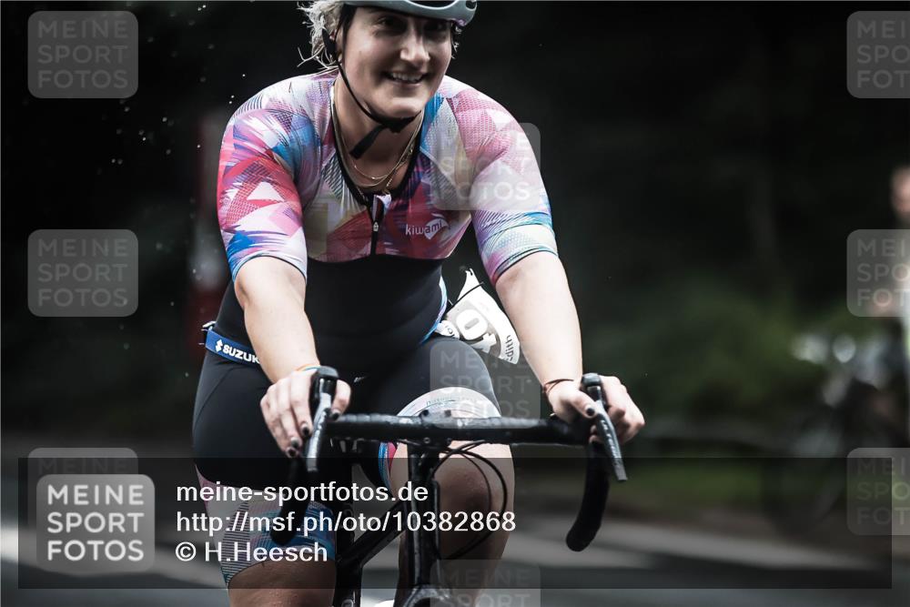 13.09.2026 - Stadtparktriathlon H.Heesch http://msf.ph/oto/10382868 13.09.2026 12:30:29 Radfahren 1054, 1140 meine-sportfotos.de