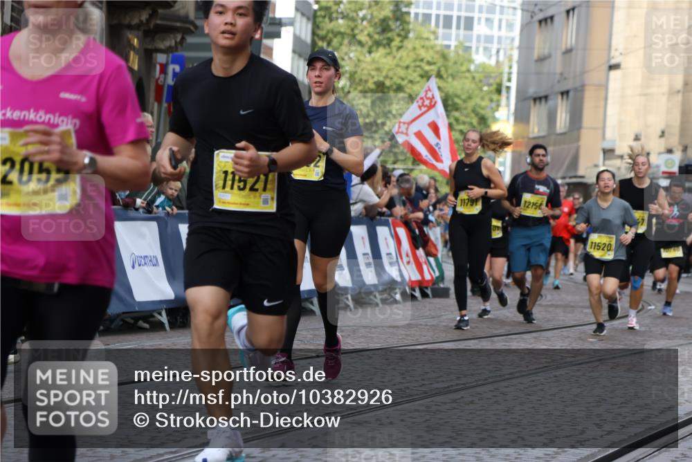 13.09.2026 - 21. swb-Marathon Bremen Strokosch-Dieckow http://msf.ph/oto/10382926 13.09.2026 11:05:39 Ziel 10186, 10411, 10432, 10576, 10697, 10717, 10800, 10802, 10995, 11102, 11105, 11146, 11157, 11218, 11326, 11334, 11394, 11571, 11572, 11584, 11616, 11722, 11900, 12011, 12055, 12079, 12080, 12251, 12335, 10018, 10168, 10238, 10305, 10382, 10457, 11024, 11164, 12378, 12523, 12528, 12773 meine-sportfotos.de
