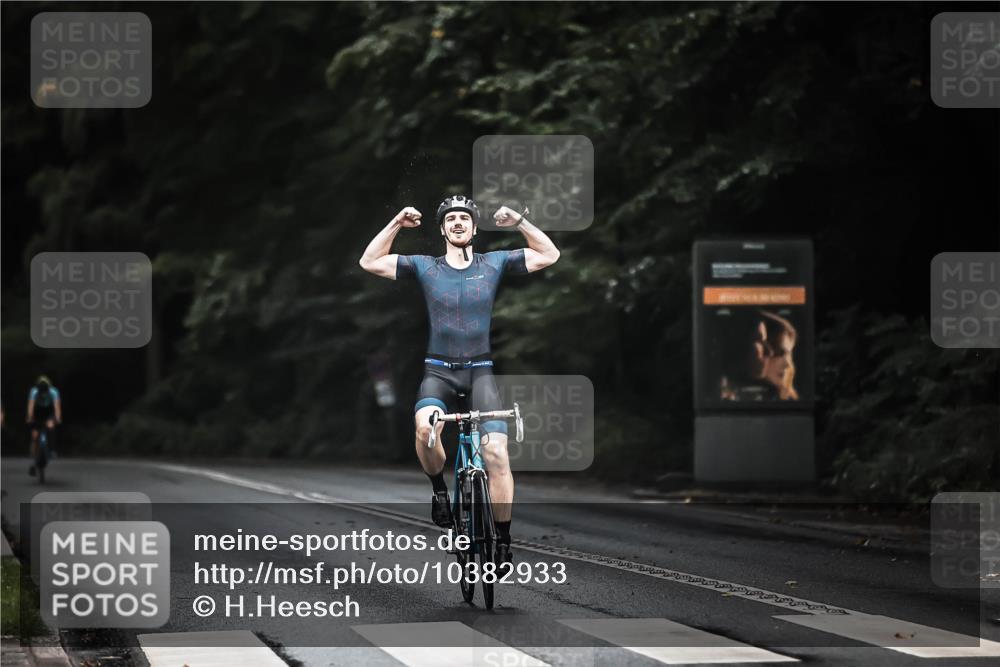 13.09.2026 - Stadtparktriathlon H.Heesch http://msf.ph/oto/10382933 13.09.2026 12:30:40 Radfahren 1026, 1156, 1163 meine-sportfotos.de