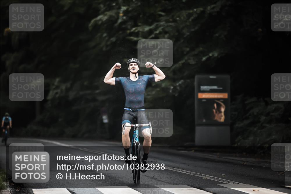 13.09.2026 - Stadtparktriathlon H.Heesch http://msf.ph/oto/10382938 13.09.2026 12:30:41 Radfahren 1026, 1156, 1163 meine-sportfotos.de