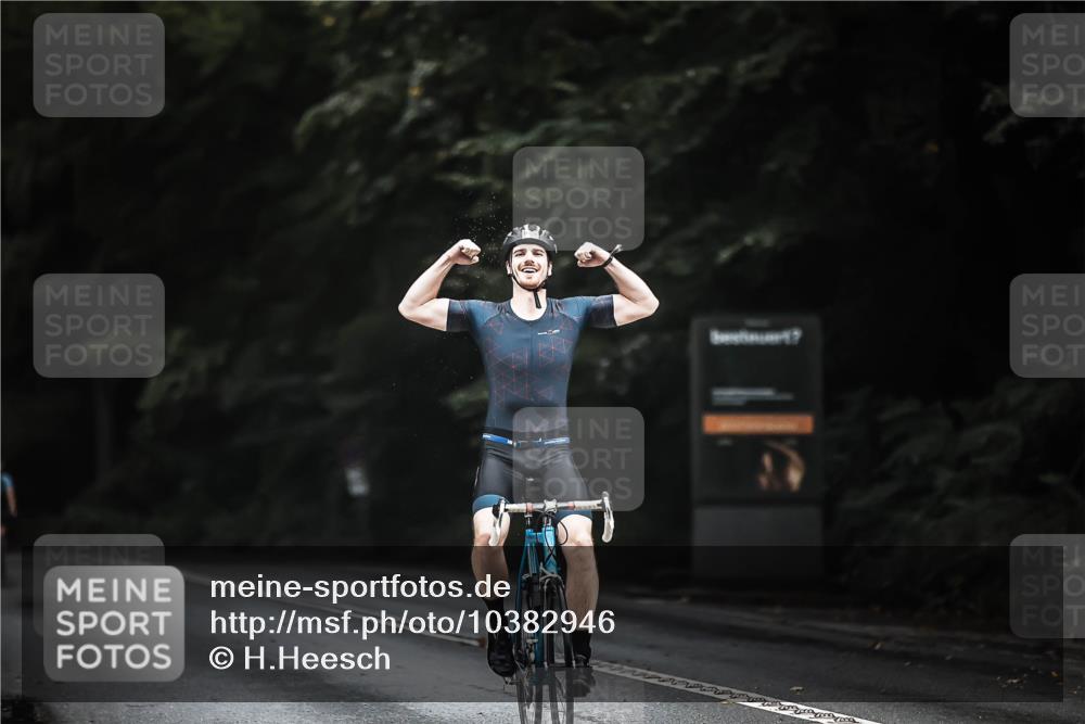 13.09.2026 - Stadtparktriathlon H.Heesch http://msf.ph/oto/10382946 13.09.2026 12:30:41 Radfahren 1026, 1156, 1163 meine-sportfotos.de