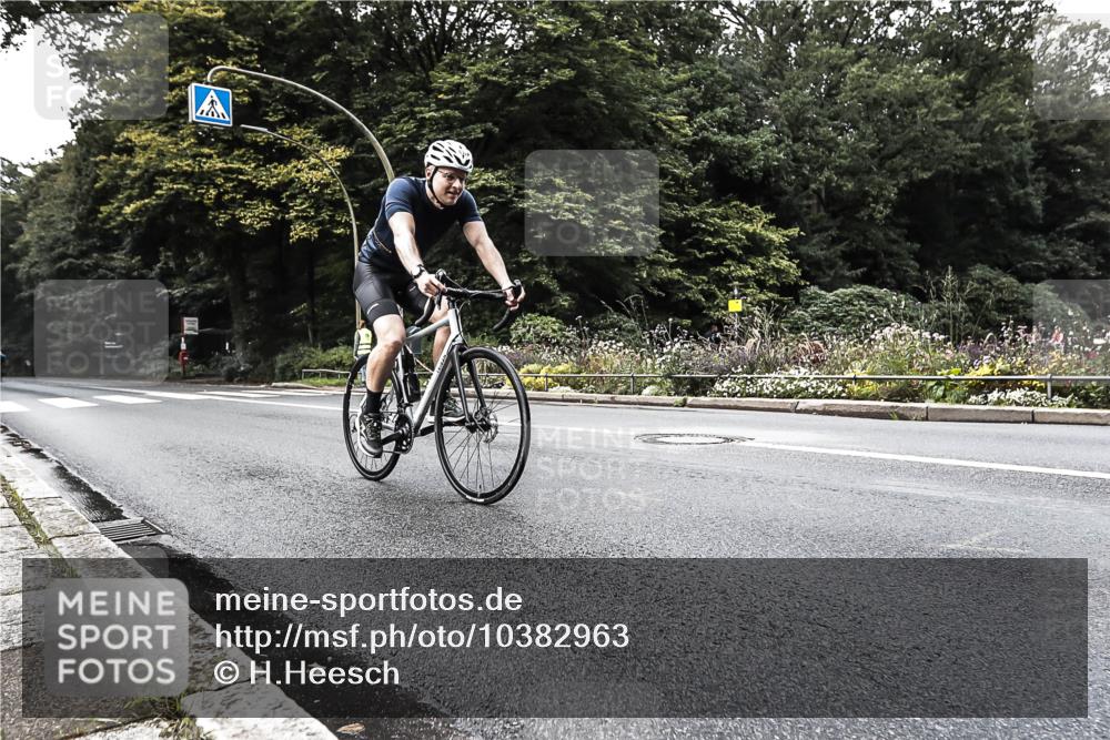 13.09.2026 - Stadtparktriathlon H.Heesch http://msf.ph/oto/10382963 13.09.2026 11:14:34 Radfahren 467, 559, 632 meine-sportfotos.de