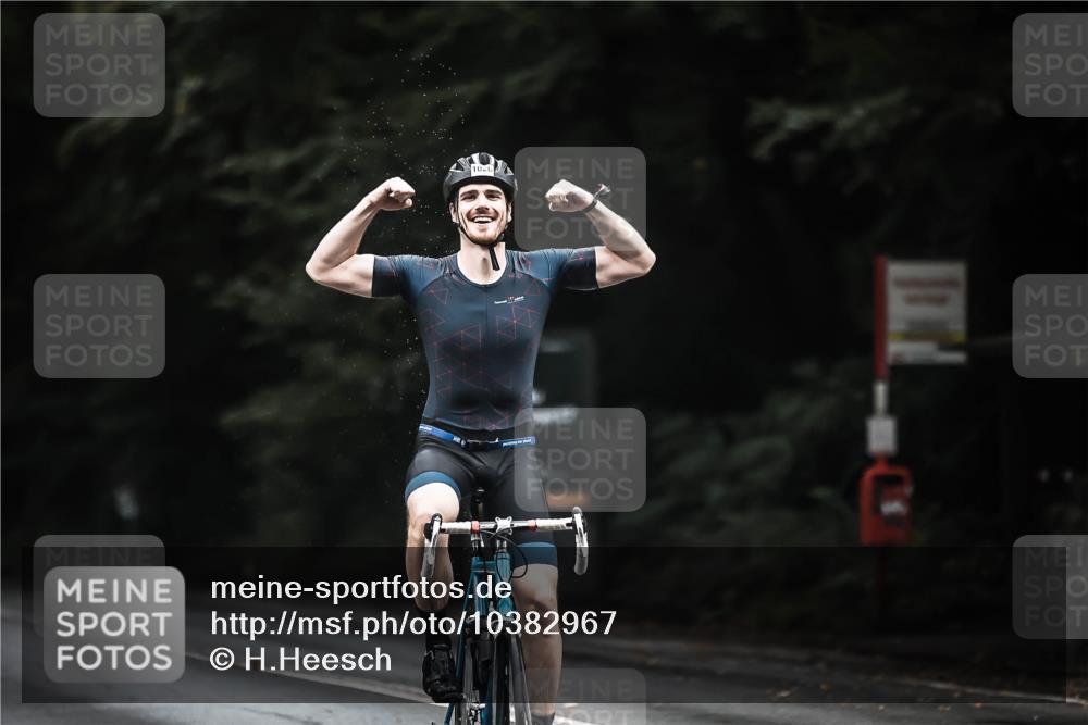 13.09.2026 - Stadtparktriathlon H.Heesch http://msf.ph/oto/10382967 13.09.2026 12:30:42 Radfahren 1026, 1156, 1163 meine-sportfotos.de