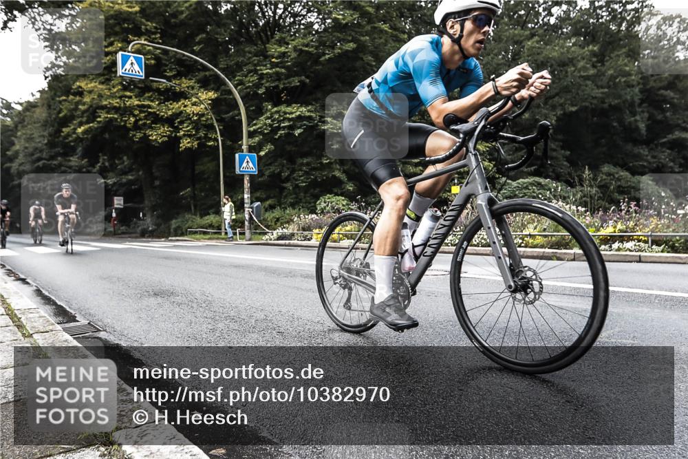 13.09.2026 - Stadtparktriathlon H.Heesch http://msf.ph/oto/10382970 13.09.2026 11:14:40 Radfahren 476, 611, 646, 656 meine-sportfotos.de