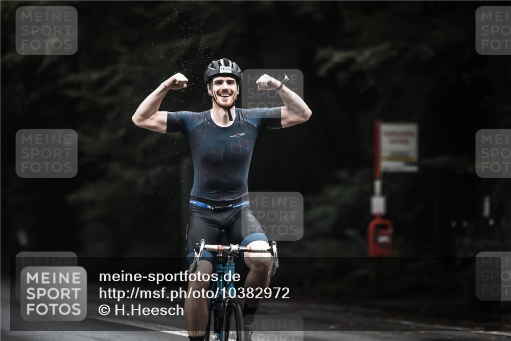 13.09.2026 - Stadtparktriathlon H.Heesch http://msf.ph/oto/10382972 13.09.2026 12:30:42 Radfahren 1026, 1156, 1163 meine-sportfotos.de