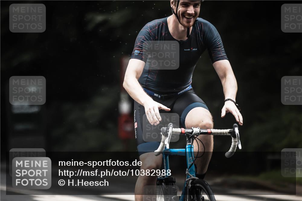 13.09.2026 - Stadtparktriathlon H.Heesch http://msf.ph/oto/10382988 13.09.2026 12:30:42 Radfahren 1026, 1156, 1163 meine-sportfotos.de