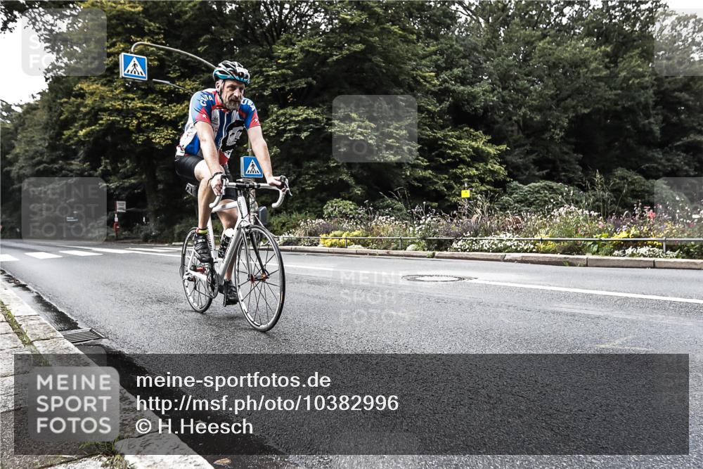 13.09.2026 - Stadtparktriathlon H.Heesch http://msf.ph/oto/10382996 13.09.2026 11:14:50 Radfahren 599, 634 meine-sportfotos.de
