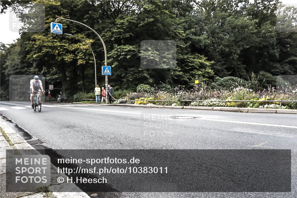 13.09.2026 - Stadtparktriathlon H.Heesch http://msf.ph/oto/10383011 13.09.2026 11:15:06 Radfahren 678 meine-sportfotos.de