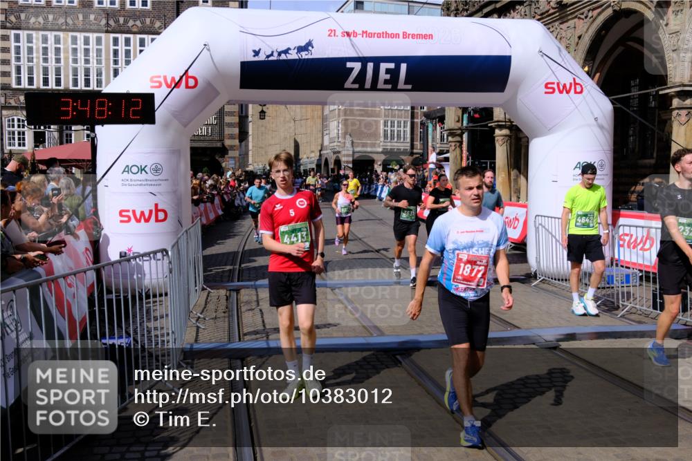 13.09.2026 - 21. swb-Marathon Bremen Tim E. http://msf.ph/oto/10383012 13.09.2026 13:19:00 Ziel 465, 2324, 2948, 3631, 4120, 4413, 4642, 5277, 5867, 6787, 7104, 7163, 7245, 7602, 8540, 8743, 9275, 9327, 9833 meine-sportfotos.de