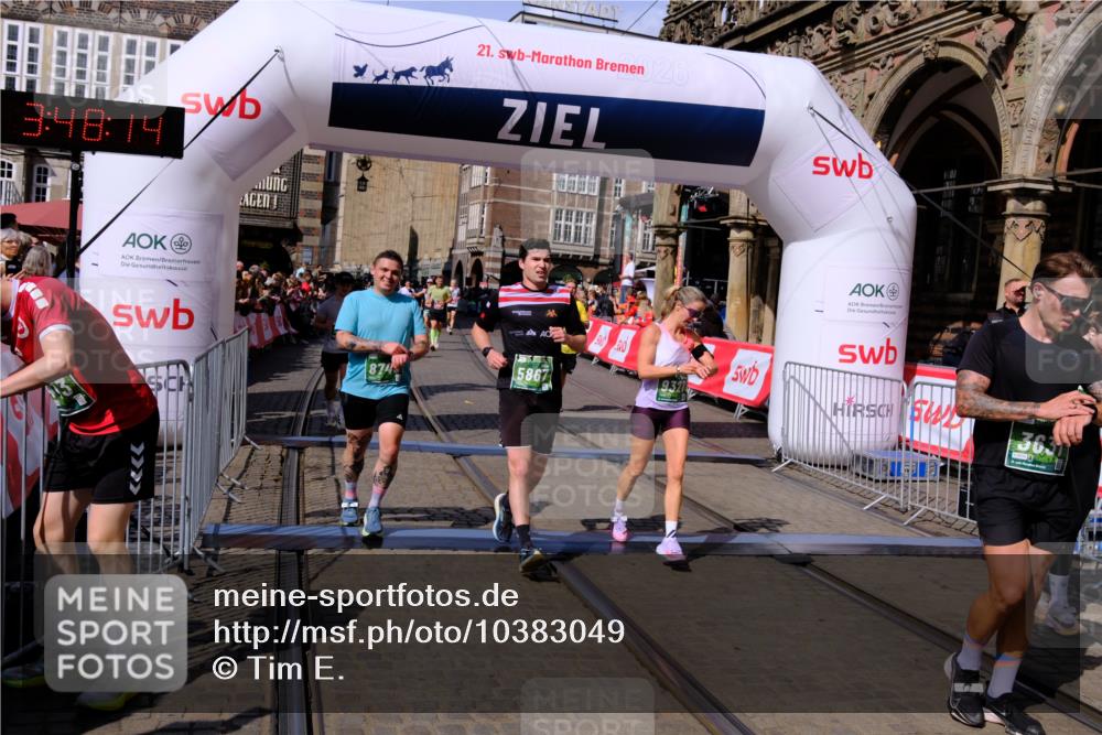 13.09.2026 - 21. swb-Marathon Bremen Tim E. http://msf.ph/oto/10383049 13.09.2026 13:19:03 Ziel 307, 465, 2324, 2948, 3631, 4120, 4413, 4642, 4916, 5277, 5867, 6787, 7104, 7163, 7602, 8540, 8743, 9327, 9833 meine-sportfotos.de