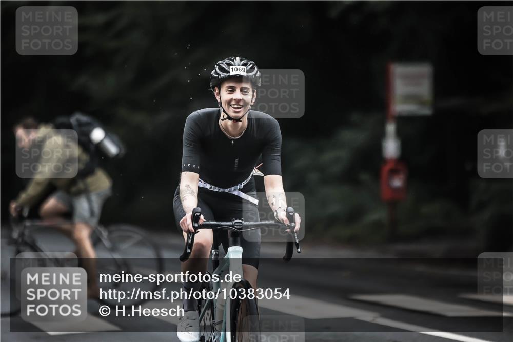 13.09.2026 - Stadtparktriathlon H.Heesch http://msf.ph/oto/10383054 13.09.2026 12:30:57 Radfahren 1069, 1116 meine-sportfotos.de