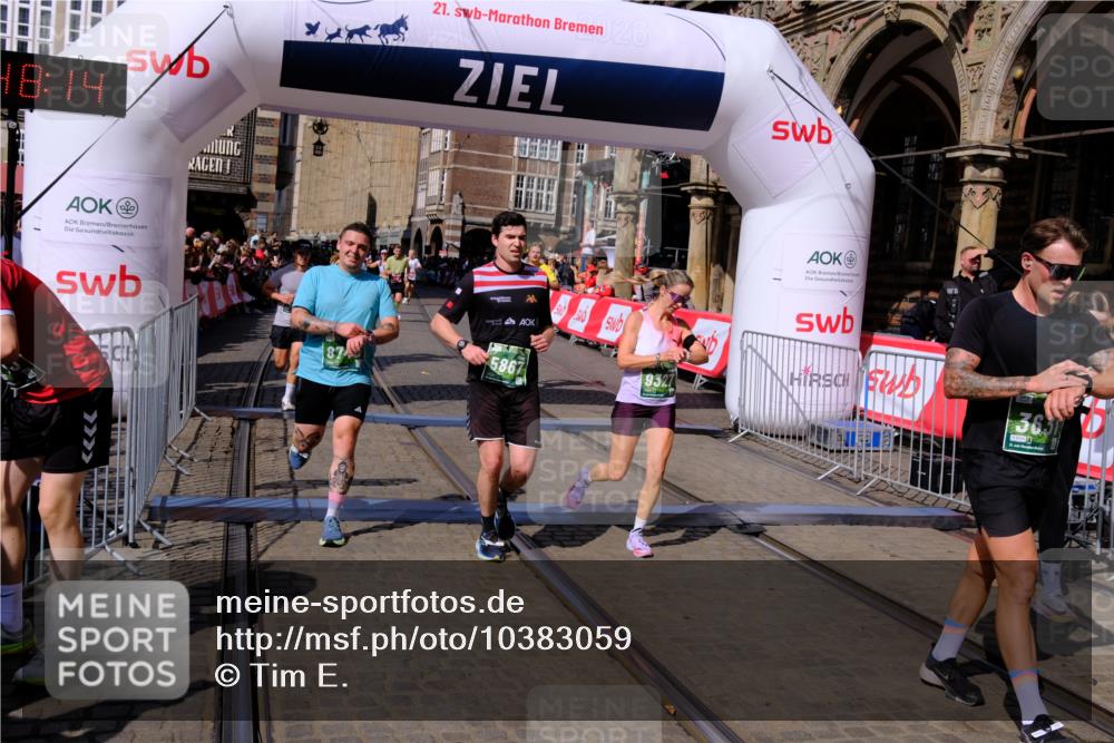 13.09.2026 - 21. swb-Marathon Bremen Tim E. http://msf.ph/oto/10383059 13.09.2026 13:19:03 Ziel 307, 465, 2324, 2948, 3631, 4120, 4413, 4642, 4916, 5277, 5867, 6787, 7104, 7163, 7602, 8540, 8743, 9327, 9833 meine-sportfotos.de