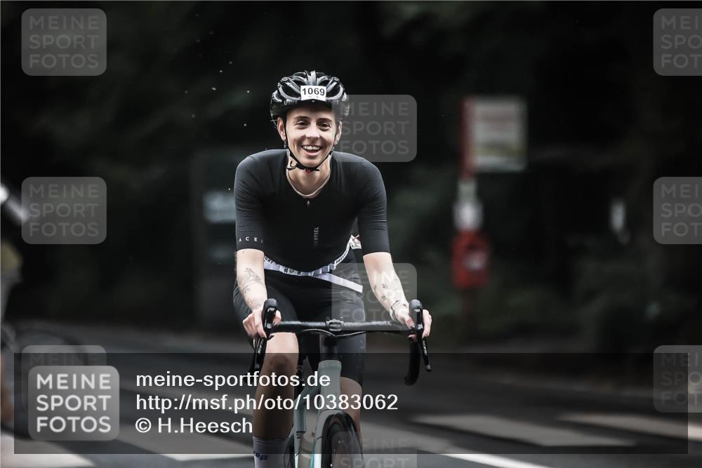 13.09.2026 - Stadtparktriathlon H.Heesch http://msf.ph/oto/10383062 13.09.2026 12:30:57 Radfahren 1069, 1116 meine-sportfotos.de