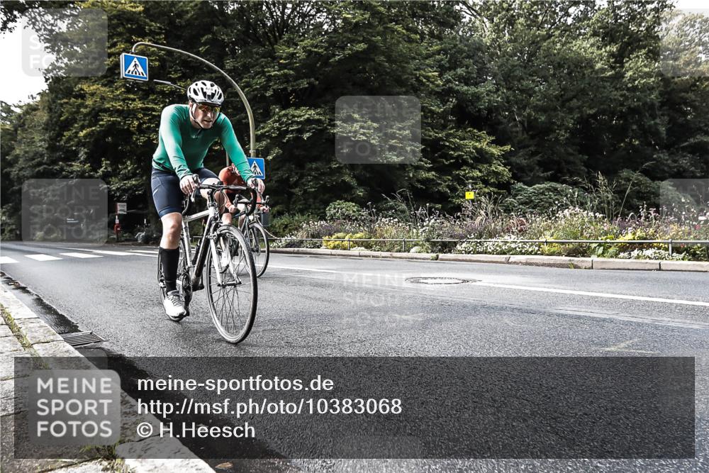 13.09.2026 - Stadtparktriathlon H.Heesch http://msf.ph/oto/10383068 13.09.2026 11:15:31 Radfahren 478, 677, 707 meine-sportfotos.de