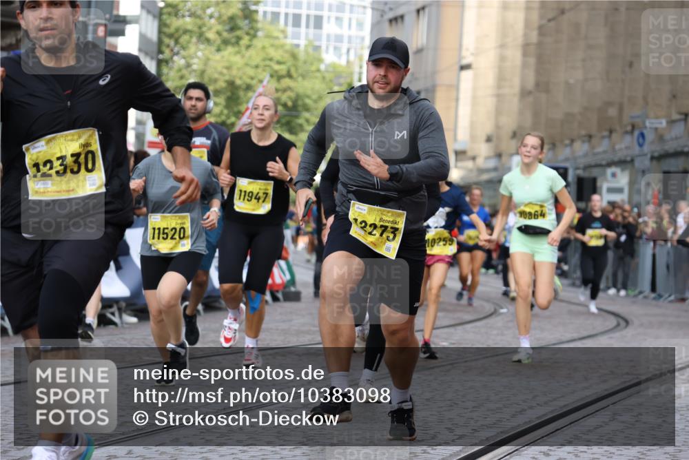 13.09.2026 - 21. swb-Marathon Bremen Strokosch-Dieckow http://msf.ph/oto/10383098 13.09.2026 11:05:43 Ziel 10186, 10411, 10432, 10576, 10697, 10717, 10802, 10995, 11102, 11146, 11157, 11218, 11314, 11326, 11334, 11387, 11394, 11521, 11571, 11572, 11616, 11724, 12011, 12055, 12079, 12080, 12251, 12273, 12330, 10018, 10168, 10305, 10382, 10619, 11024, 11132, 11164, 11477, 12186, 12378, 12523, 12528, 12773 meine-sportfotos.de
