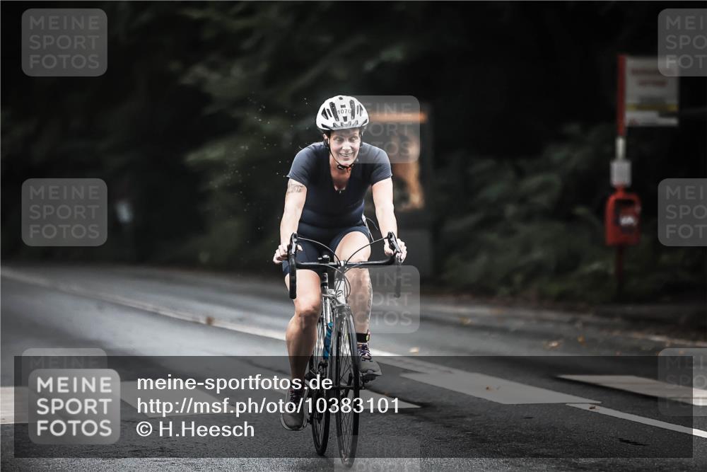 13.09.2026 - Stadtparktriathlon H.Heesch http://msf.ph/oto/10383101 13.09.2026 12:31:04 Radfahren 1022, 1070, 1116 meine-sportfotos.de