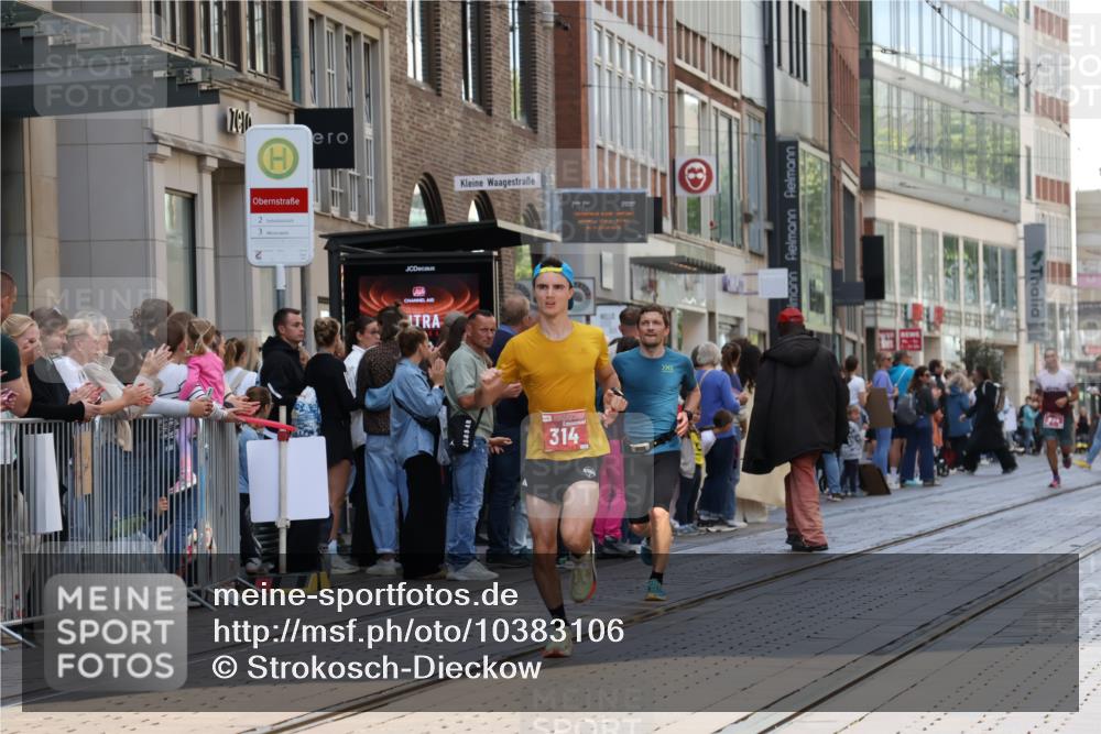 13.09.2026 - 21. swb-Marathon Bremen Strokosch-Dieckow http://msf.ph/oto/10383106 13.09.2026 12:48:51 Ziel 934, 1428, 314, 1917 meine-sportfotos.de