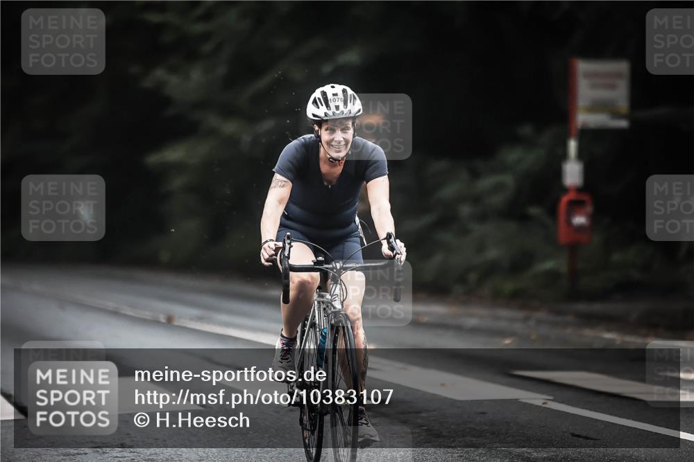 13.09.2026 - Stadtparktriathlon H.Heesch http://msf.ph/oto/10383107 13.09.2026 12:31:05 Radfahren 1022, 1070, 1116 meine-sportfotos.de