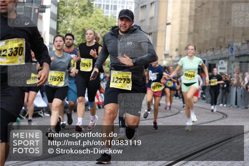 13.09.2026 - 21. swb-Marathon Bremen Strokosch-Dieckow http://msf.ph/oto/10383119 13.09.2026 11:05:43 Ziel 10186, 10411, 10432, 10576, 10697, 10717, 10802, 10995, 11102, 11146, 11157, 11218, 11314, 11326, 11334, 11387, 11394, 11521, 11571, 11572, 11616, 11724, 12011, 12055, 12079, 12080, 12251, 12273, 12330, 10018, 10168, 10305, 10382, 10619, 11024, 11132, 11164, 11477, 12186, 12378, 12523, 12528, 12773 meine-sportfotos.de