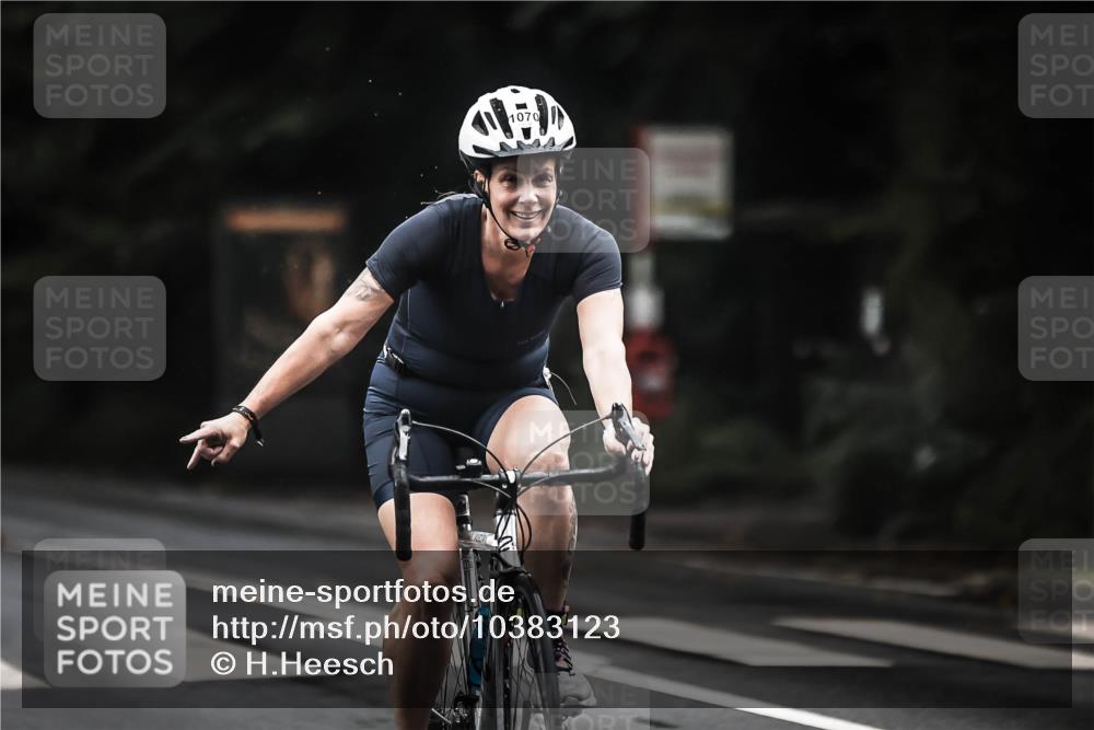 13.09.2026 - Stadtparktriathlon H.Heesch http://msf.ph/oto/10383123 13.09.2026 12:31:05 Radfahren 1022, 1070, 1116 meine-sportfotos.de