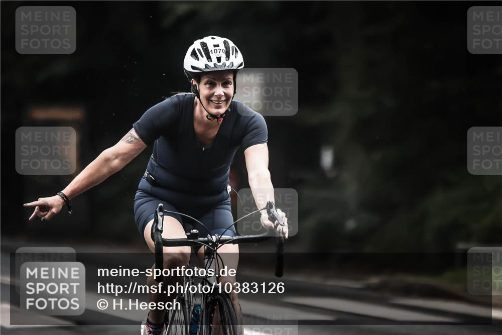 13.09.2026 - Stadtparktriathlon H.Heesch http://msf.ph/oto/10383126 13.09.2026 12:31:05 Radfahren 1022, 1070, 1116 meine-sportfotos.de