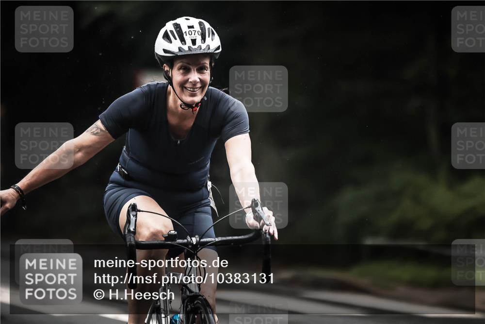 13.09.2026 - Stadtparktriathlon H.Heesch http://msf.ph/oto/10383131 13.09.2026 12:31:05 Radfahren 1022, 1070, 1116 meine-sportfotos.de