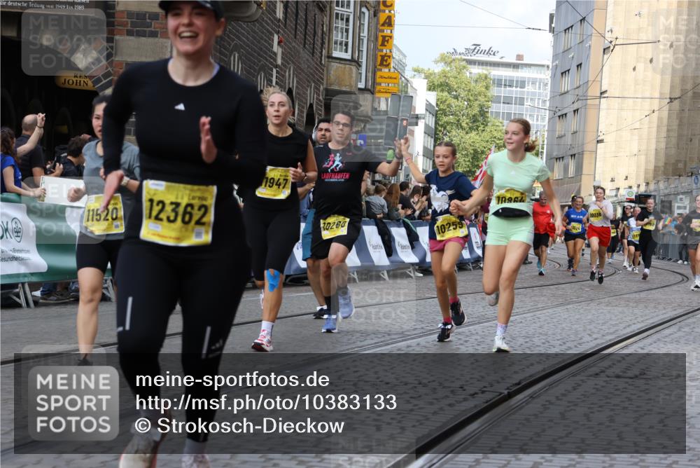 13.09.2026 - 21. swb-Marathon Bremen Strokosch-Dieckow http://msf.ph/oto/10383133 13.09.2026 11:05:46 Ziel 10186, 10411, 10432, 10697, 10717, 10802, 11146, 11314, 11334, 11387, 11394, 11521, 11571, 11572, 11724, 11892, 12055, 12251, 12273, 12330, 12362, 10018, 10305, 10382, 10619, 11132, 11164, 11477, 12186, 12378, 12523, 12528 meine-sportfotos.de