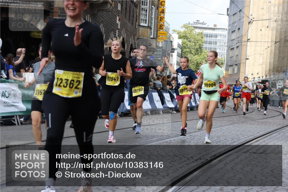 13.09.2026 - 21. swb-Marathon Bremen Strokosch-Dieckow http://msf.ph/oto/10383146 13.09.2026 11:05:46 Ziel 10186, 10411, 10432, 10697, 10717, 10802, 11146, 11314, 11334, 11387, 11394, 11521, 11571, 11572, 11724, 11892, 12055, 12251, 12273, 12330, 12362, 10018, 10305, 10382, 10619, 11132, 11164, 11477, 12186, 12378, 12523, 12528 meine-sportfotos.de