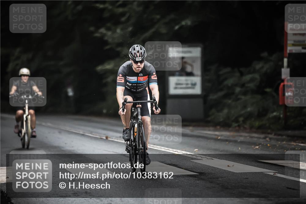 13.09.2026 - Stadtparktriathlon H.Heesch http://msf.ph/oto/10383162 13.09.2026 12:31:18 Radfahren 1064, 1082 meine-sportfotos.de