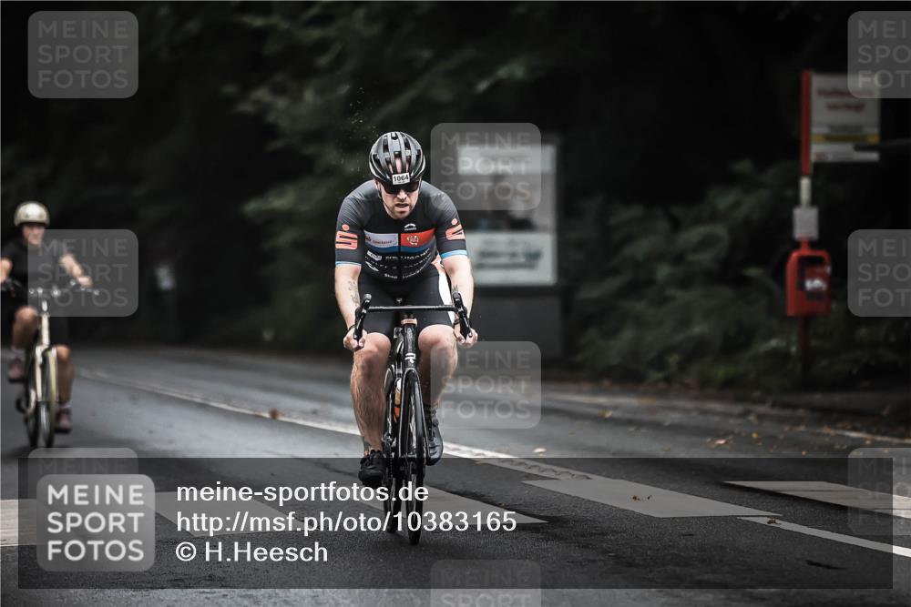 13.09.2026 - Stadtparktriathlon H.Heesch http://msf.ph/oto/10383165 13.09.2026 12:31:18 Radfahren 1064, 1082 meine-sportfotos.de