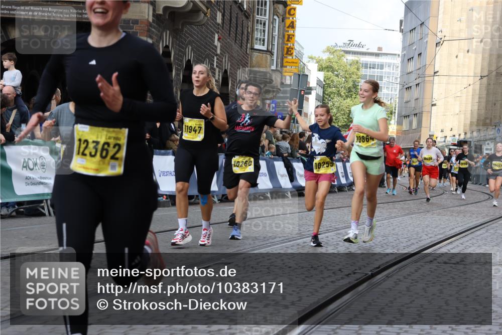 13.09.2026 - 21. swb-Marathon Bremen Strokosch-Dieckow http://msf.ph/oto/10383171 13.09.2026 11:05:46 Ziel 10186, 10411, 10432, 10697, 10717, 10802, 11146, 11314, 11334, 11387, 11394, 11521, 11571, 11572, 11724, 11892, 12055, 12251, 12273, 12330, 12362, 10018, 10305, 10382, 10619, 11132, 11164, 11477, 12186, 12378, 12523, 12528 meine-sportfotos.de
